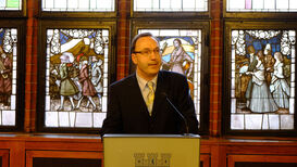 Abschied für Christian Breer im Ratssaal Köpenick, dessen Restaurierung Breer wesentlich vorantrieb. Foto: Ralf Drescher