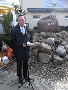Rede am Denkmal in Rahnsdorf (Foto: Stefan Förster)