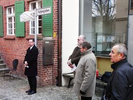 An der Mittelpunktbibliothek gelegen und in Nähe des Museums wurde der Weg benannt. Foto: Stefan Förster