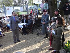 Bei der Eröffnung des Schüssler-Kellers (Foto: Stefan Förster)