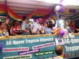 Wagen 130 - der dreizehnte Wagen beim CSD in Berlin gehörte dem Bezirk Treptow-Köpenick.